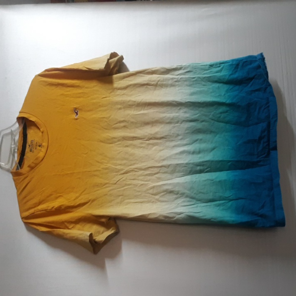 Hollister Size M (SKU A-13)